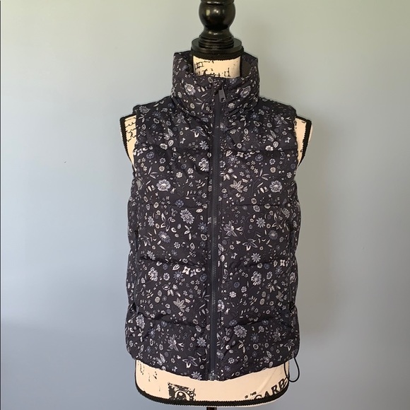 GAP Jackets & Blazers - GAP navy flowered vest XS